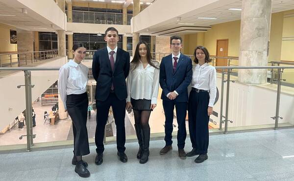 Студенты ЭФ МГУ - победители российского конкурса по финансовому моделированию от CFA Association (Russia)