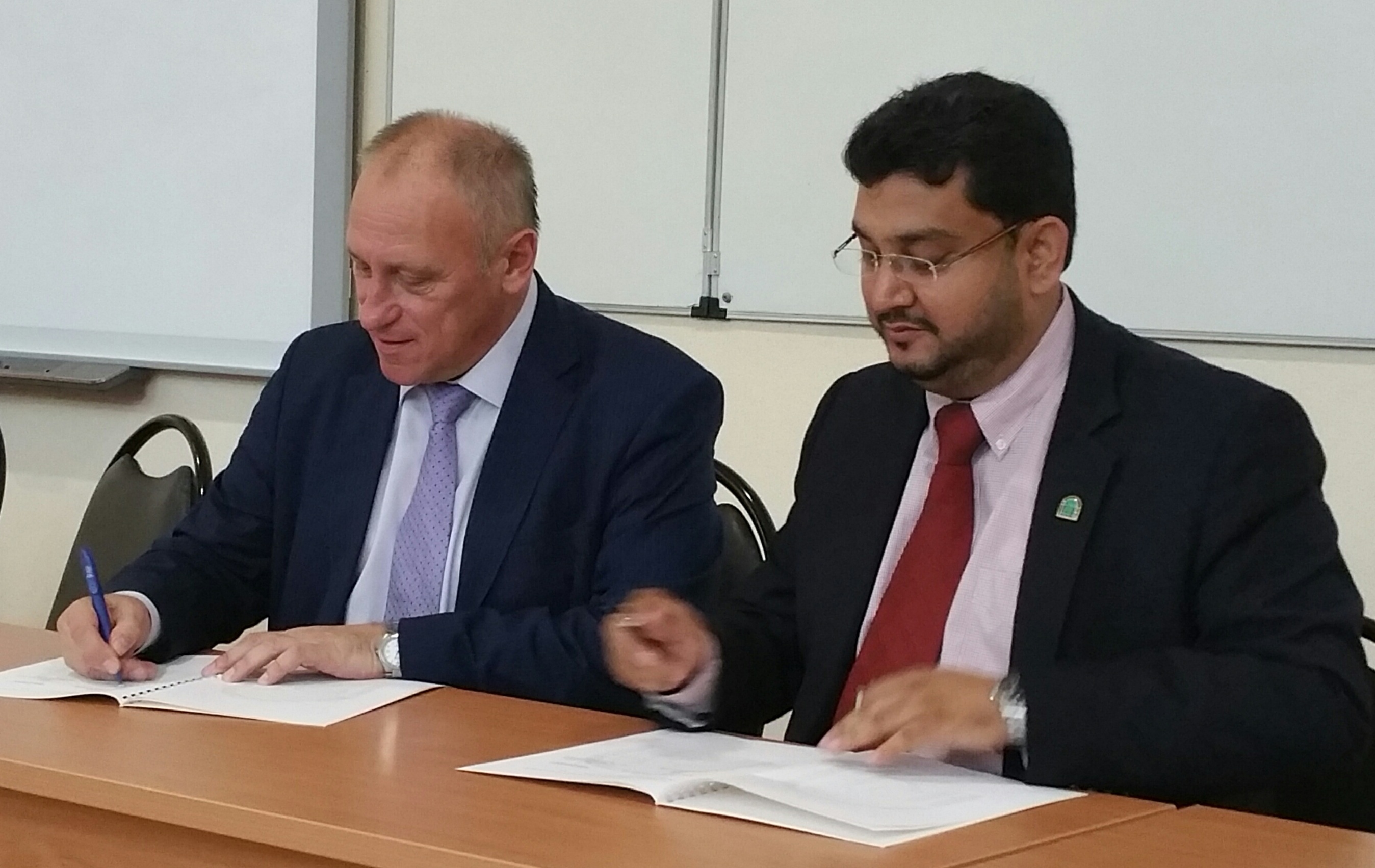 Декан ЭФ Александр Аузан подписал Соглашение о сотрудничестве с Исламским Банком Развития