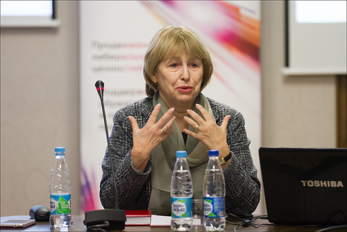 Заместитель декана ЭФ И.Г. Телешова выступила на методологическом семинаре в рамках Гайдаровского форума