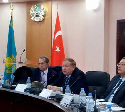 доклад на Круглом столе в Казахско-Турецком университете имени Ходжи Ахмета Ясави