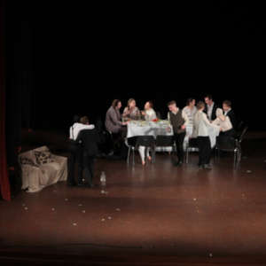 На сцене ДК МГУ состоялась премьера спектакля «Чехонте» студенческого театра #ЭФМГУ «И точка.»
