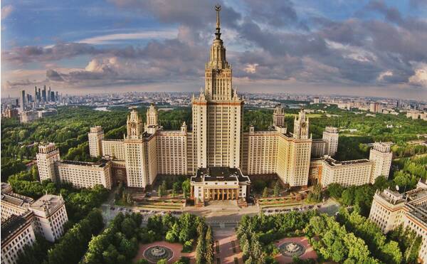 Московский государственный университет имени М.В. Ломоносова занял первое место в рейтинге RAEX!