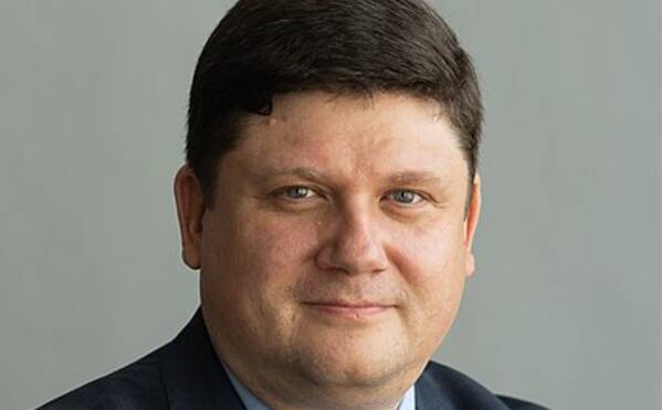 Ведомости и ведущий научный сотрудник кафедры макроэкономической политики и стратегического управления ЭФ Александр Широв о причинах повышения Минэком прогноза социально-экономического развития 2025-2027 гг. и о видах деятельности, в которых будут расти инвестиции