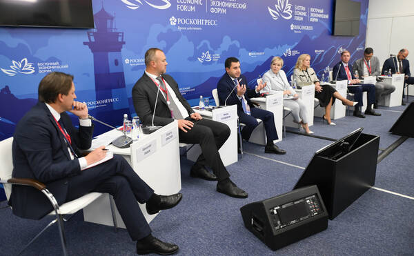 ВЭФ-2024. Владивосток. Панельная дискуссия «Формирование комфортной городской среды в муниципальных образованиях: векторы развития»