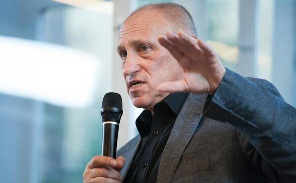 Журнал &quot;Сноб&quot; о юбилейном научном семинаре декана ЭФ А.А. Аузана