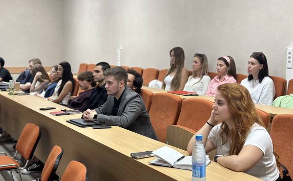 Первокурсники инновационного менеджмента познакомились с треком «Менеджмент биотехнологий»