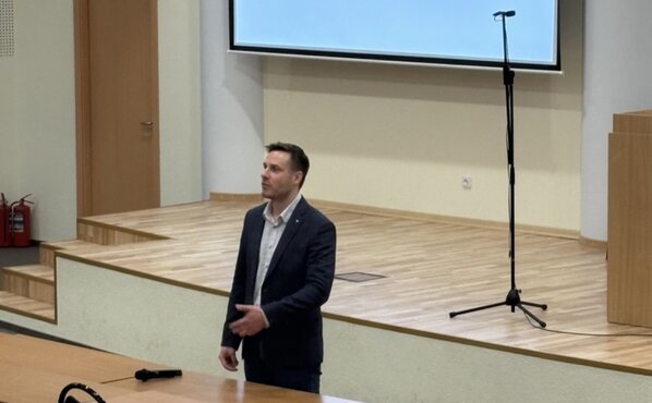 Бизнес-день в МГУ: бизнес-семинар с предпринимателем «Как проводить интервью с пользователями?»