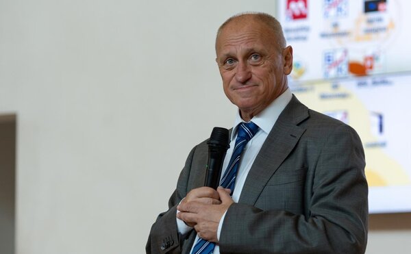 АСИ и декан ЭФ Александр Аузан о том, что произошло в некоммерческом секторе за 30 лет и какие у него пути развития
