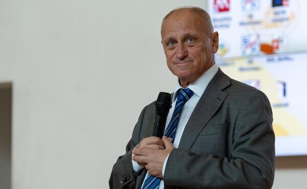 КиноТВ и декан ЭФ Александр Аузан о цивилизационных переменах