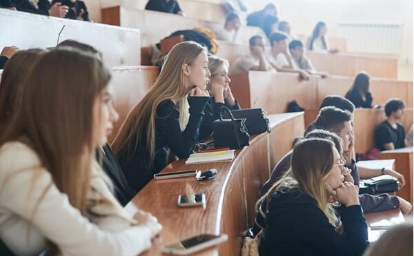 Студенты высоко оценили работу кафедры управления организацией в осеннем семестре 2024-2025 года