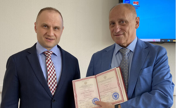 Поздравляем Михеева П.Н. с получением диплома кандидата наук