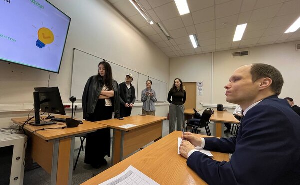 7 февраля в рамках курса «Дизайн-мышление и креативность» прошла игра «Мозговой штурм» для студентов «Менеджмента»