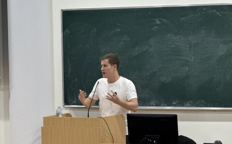 День в МГУ: бизнес-тренинг «Как построить бизнес с нуля, когда у тебя только вера, кухня и 5000 в кармане»