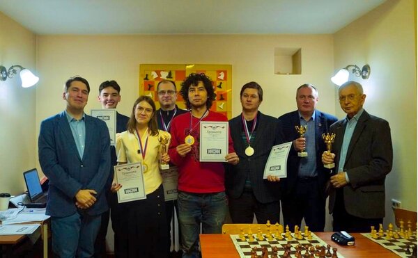 Команда ЭФ заняла второе место в Спартакиаде по шахматам для сотрудников МГУ