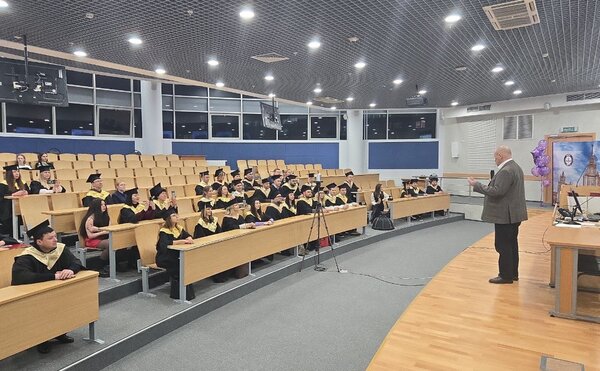 Торжественное вручение дипломов выпускникам МВА ЭФ МГУ