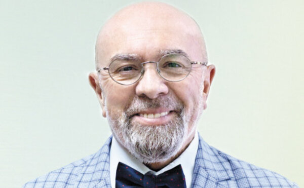 О награждении профессора кафедры учета, анализа и аудита В.Т. Чая медалью «За Доблестное Служение»