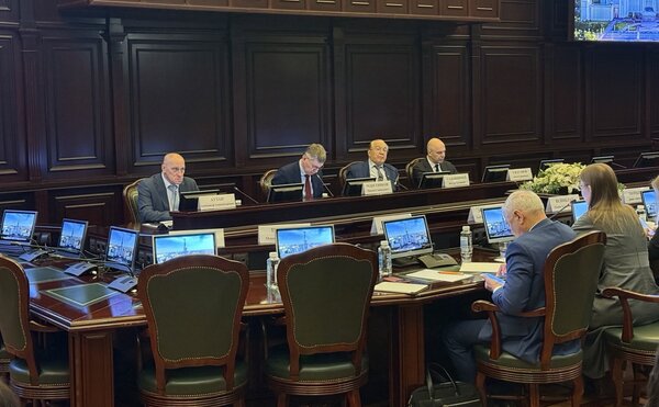 Декан ЭФ А.А. Аузан и эксперты ЭФ приняли участие в заседании  общественно-экспертного совета по национальному проекту «Эффективная и конкурентная экономика»