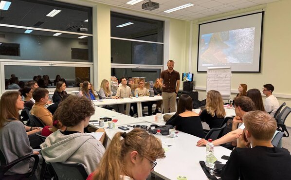 На Экономическом факультете МГУ состоялась очная встреча по управлению командами и лидерству