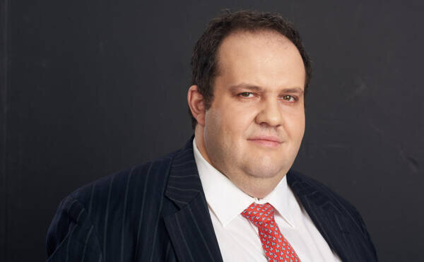 "Деловая газета.Юг" и старший научный сотрудник Лаборатории финансовой грамотности ЭФ Антон Табах о том, почему предпринимателям не стоит сегодня ориентироваться на средний класс, как меняется поведение потребителей в 2026 году, ждать ли россиянам повторения экономических кризисов предыдущих годов и какой может быть к концу 2026 года ключевая ставка