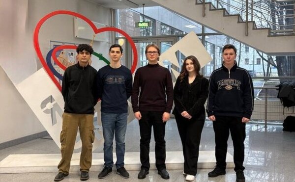 Студенты ЭФ МГУ в г. Баку - призеры Международной Олимпиады по учету и финансовым коммуникациям