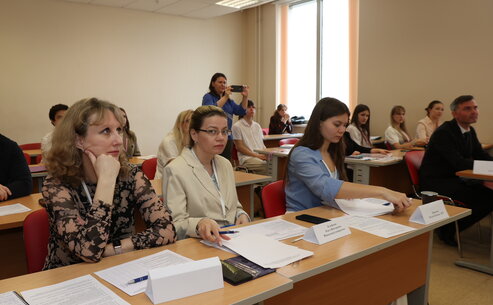 Эксперты экономического факультета приняли участие в заключительном этапе конференции «Наука для жизни. Шаг в бизнес»