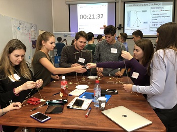 Знакомимся, создаем команды, играем в Marshmallow Challenge и анализируем кейсы о молодых миллиардерах