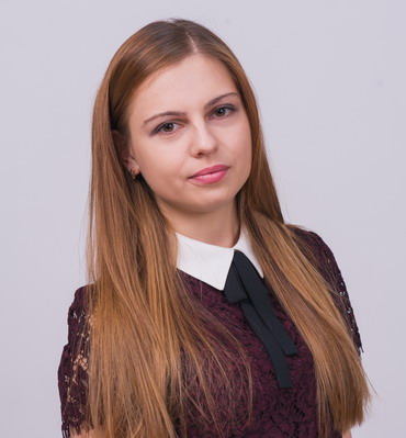 Юля Якимова (выпуск Первой группы 2018) стала победителем Конкурса Института Гайдара на лучшую ВКР по экономике