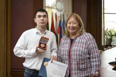 Аспирант кафедры агроэкономики Сеитов Санат награжден медалью Евразийского патентного ведомства