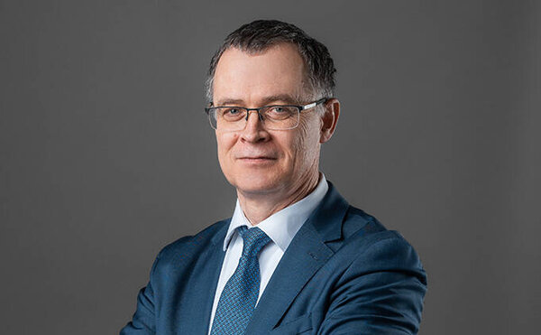 Благодарность Верховного суда РФ заведующему кафедрой конкурентной и промышленной политики ЭФ А. Е. Шаститко