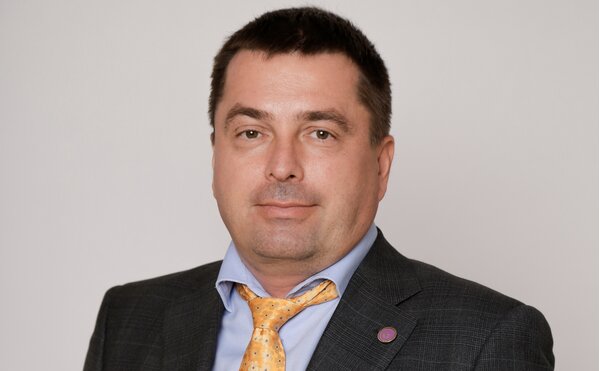 Заведующий учебно-научной лабораторией "Проект МАХ" Владимир Вертоградов выступил на пленарной части TAdviser SummIT 2021