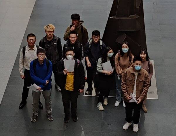 Студент 4 курса из Китая провёл индивидуальную экскурсию для китайских абитуриентов, обучающихся в ИРЯиКе МГУ