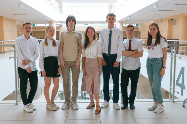 V Международная олимпиада школьников по экономике International Economics Olympiad